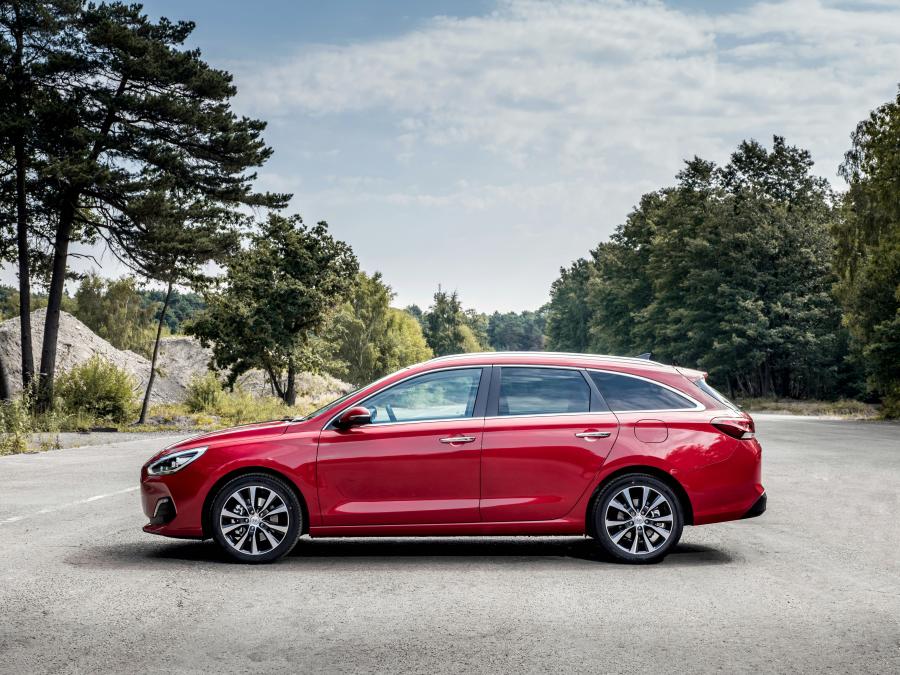  Hyundai i30 Tourer Go! SE (PD) 2018 года  (UK) (фото 6 из 40)